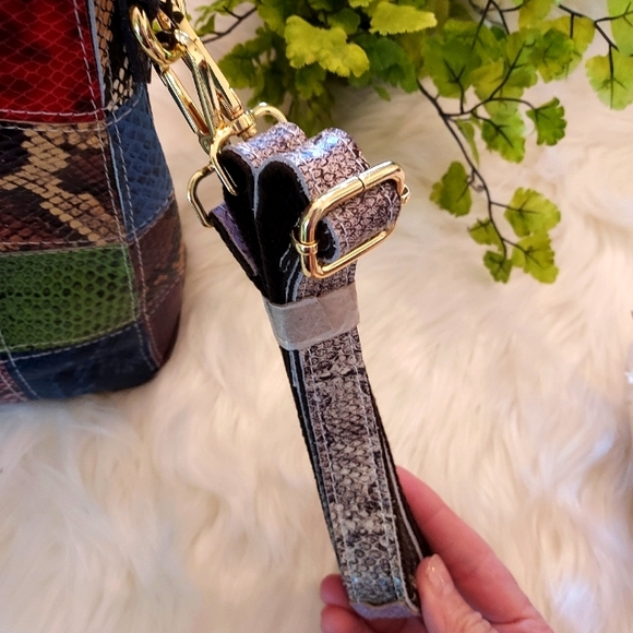 Chaos by Elsie Leather Patchwork Handbag with Crossbody Strap. NWT. - Picture 3 of 12